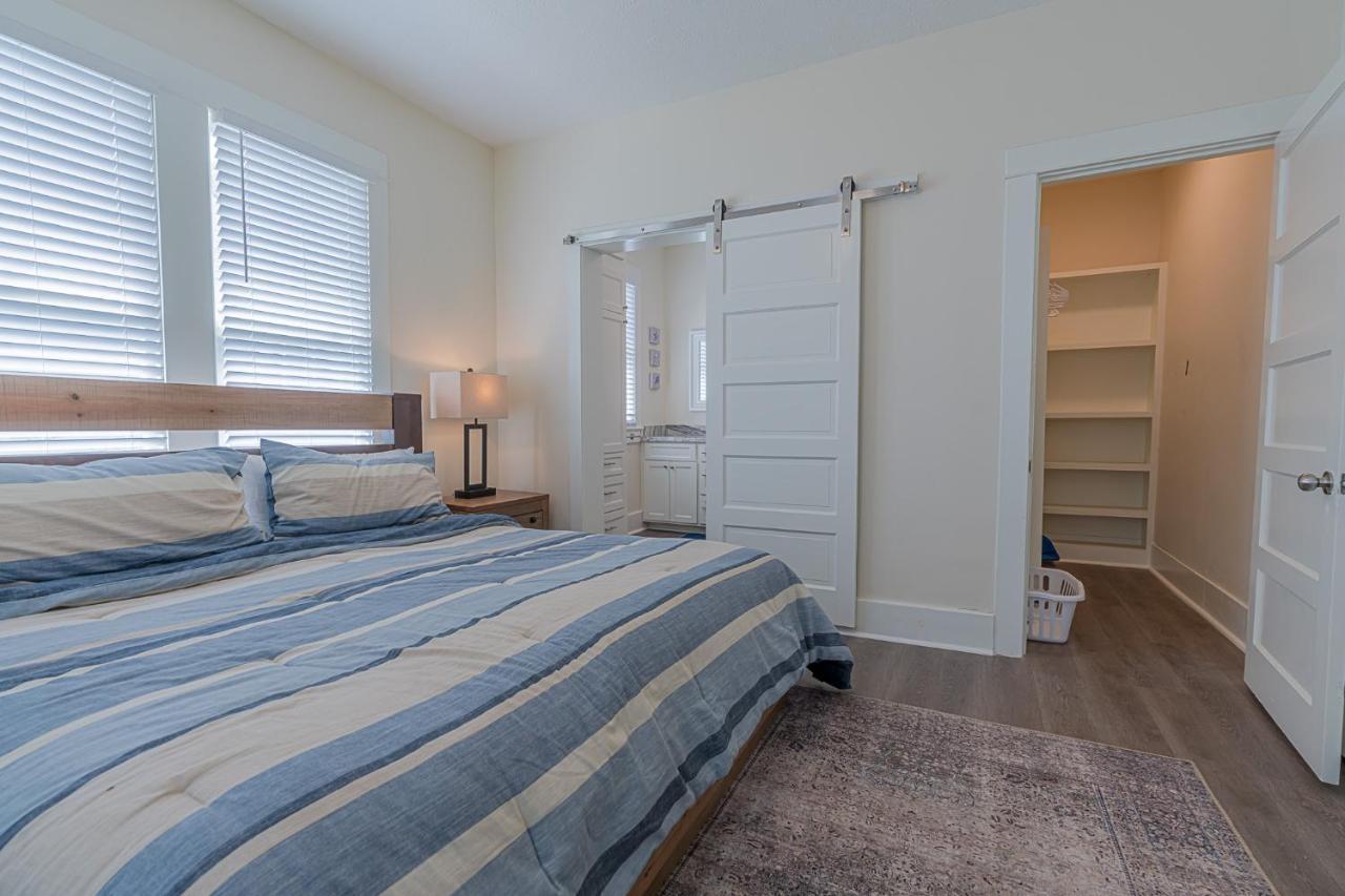Uptown Cottage Newly Updated Home Near The Strand Galveston Harbor And Utmb Exterior photo